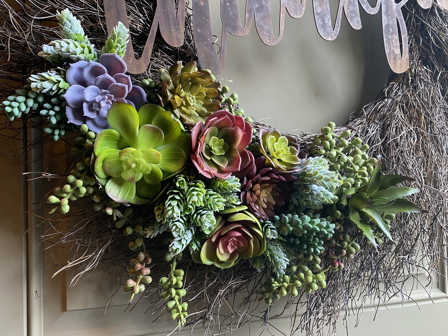 floral door wreath decor idea